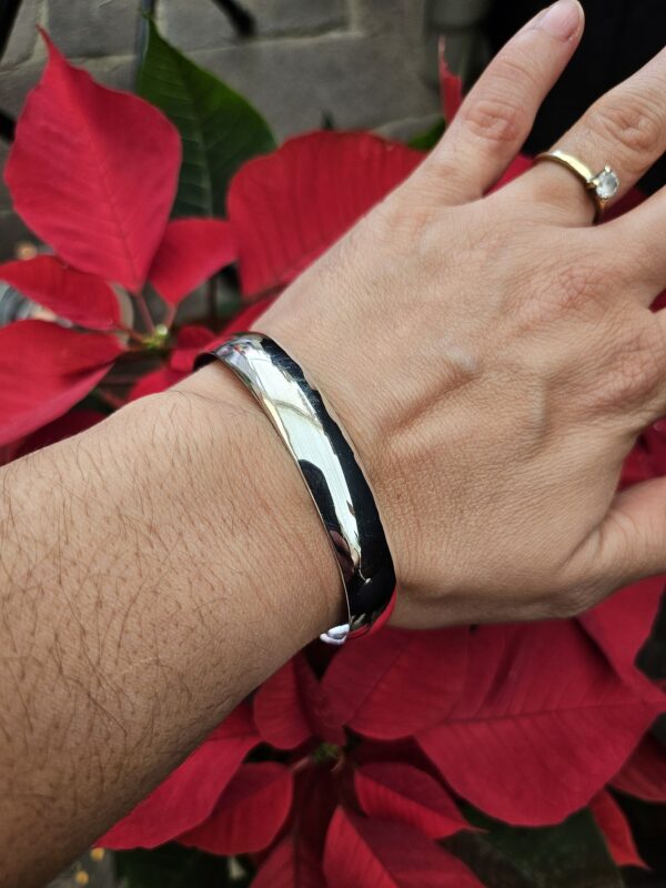 Brazalete liso bombeado