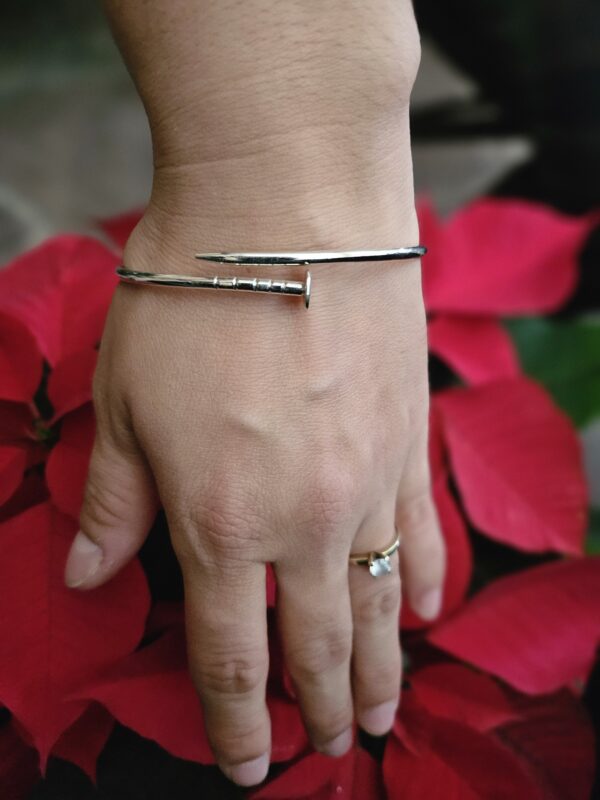 Brazalete Clavo