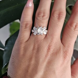 Anillo flor de cristal